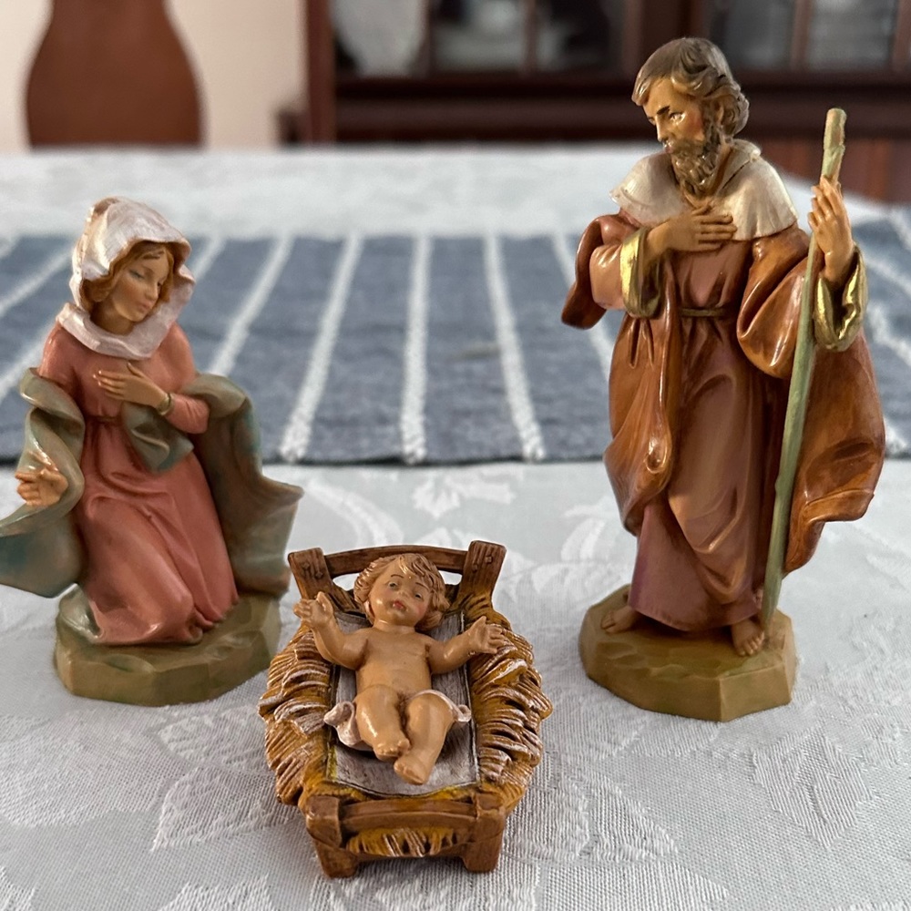 Vintage Fontanini nativity figurines